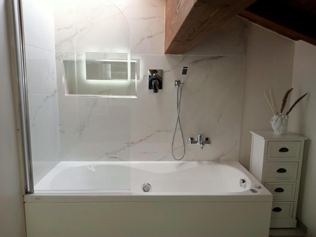 Bed and Breakfast Casale Monte Valestra Bebbio Exterior foto